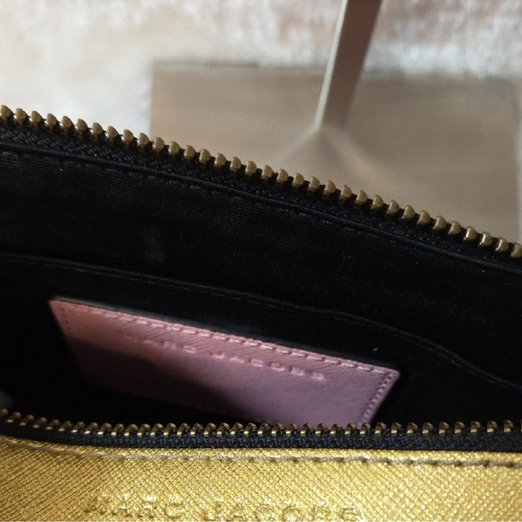 Marc Jacobs Pink and Gold Snapshot Crossbody Bag w/Guitar Strap - Picture 6 of 9